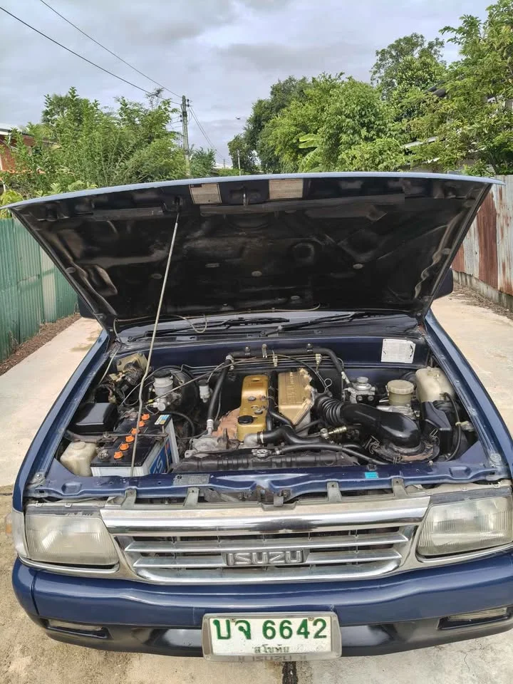 1996 Isuzu TFR III 3
