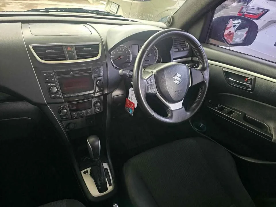 2013 Suzuki Swift II 3