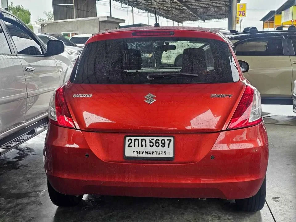 2013 Suzuki Swift II 2