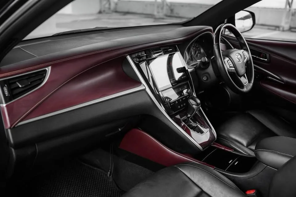 2015 Toyota Harrier III 3