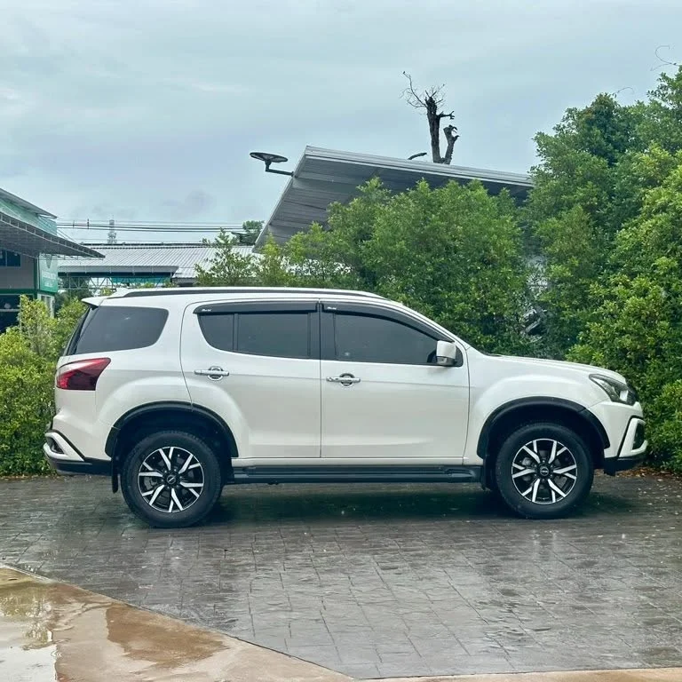 2020 Isuzu MU-X I 2
