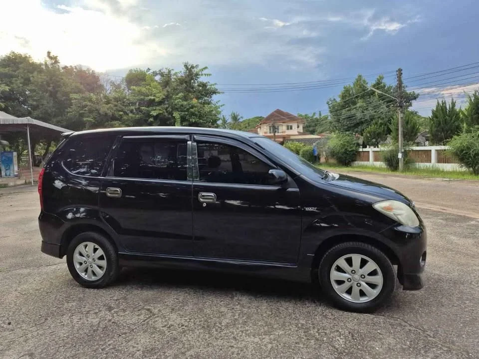 2010 Toyota Avanza I 2