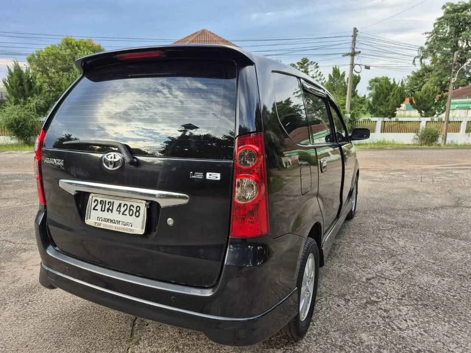 2010 Toyota Avanza I 3