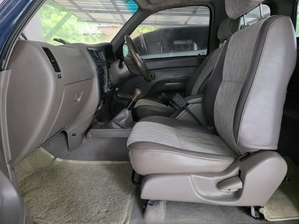 2004 Toyota Hilux Tiger VI 3