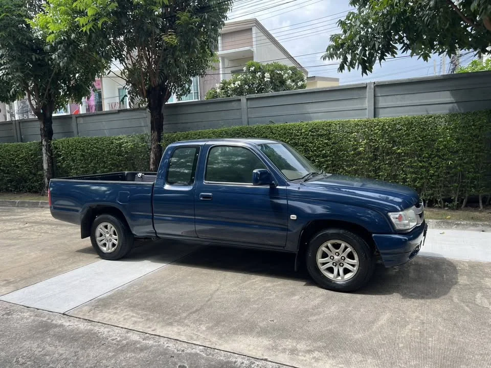 2004 Toyota Hilux Tiger VI 2