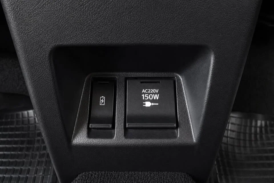 2023 Mitsubishi Pajero Sport III 2