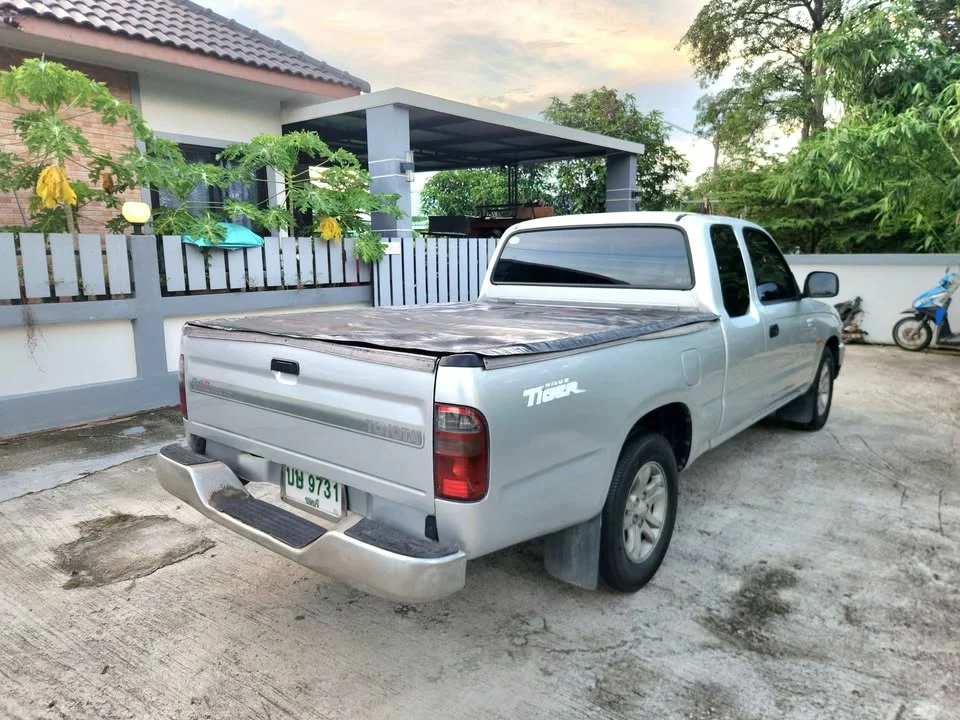 2003 Toyota Hilux Tiger VI 3