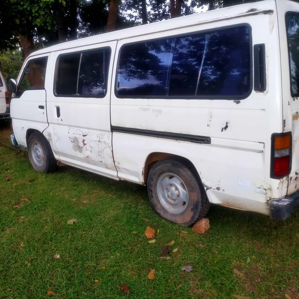 1996 Nissan Urvan IV (E24) 2