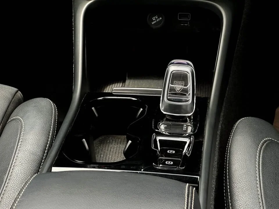 2021 Volvo XC40 2