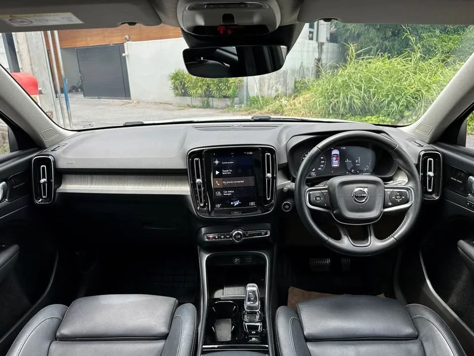2021 Volvo XC40 3