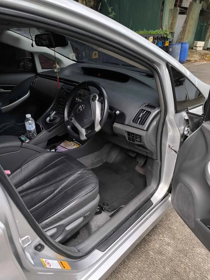 2011 Toyota Prius III 2