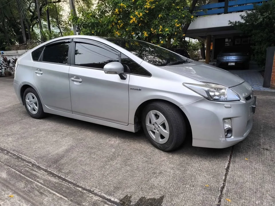 2011 Toyota Prius III 3