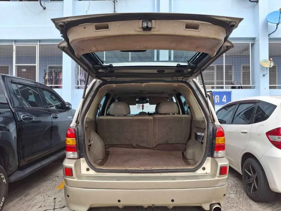 2005 Ford Escape I 2
