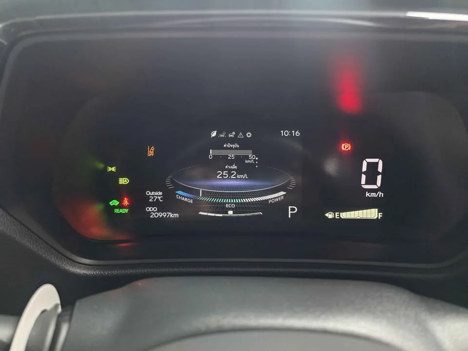 2025 Toyota Yaris Cross AC200 2