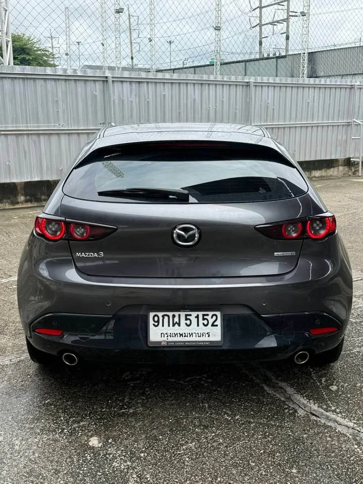 2019 Mazda 3 IV 3