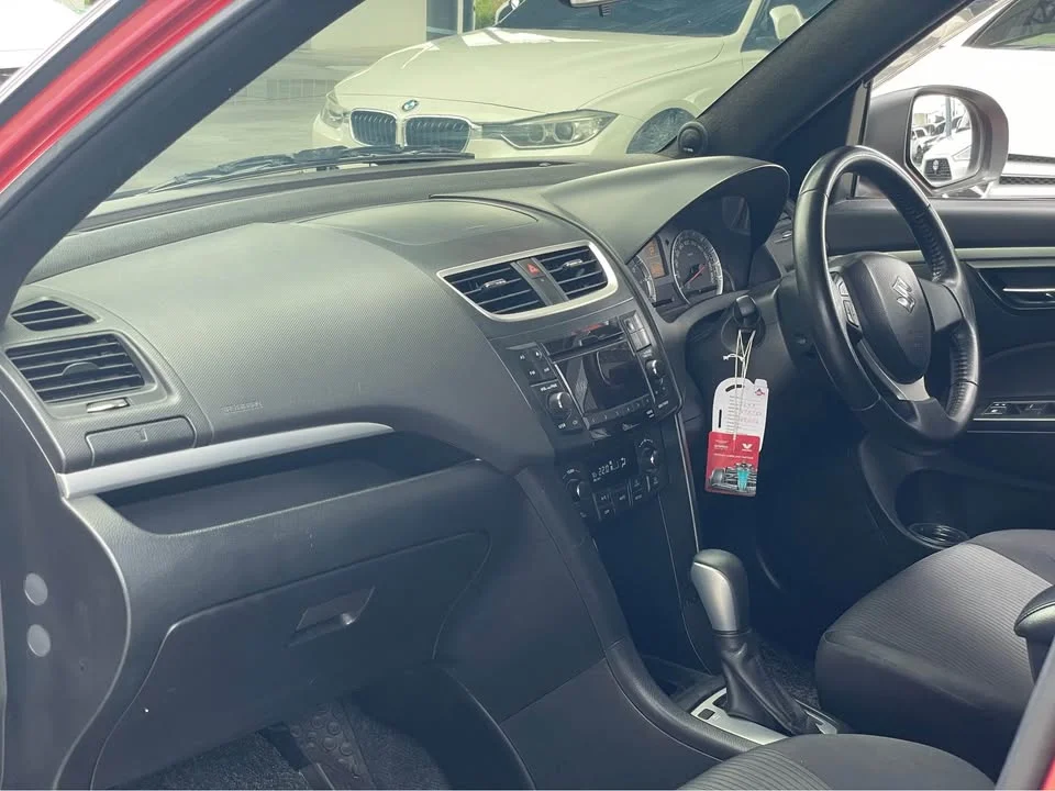2013 Suzuki Swift II 3