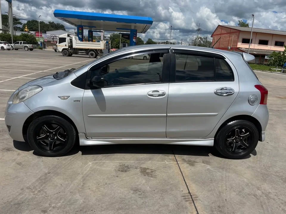 2007 Toyota Yaris II 3
