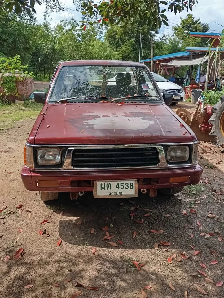 1990 Mitsubishi Triton II 3