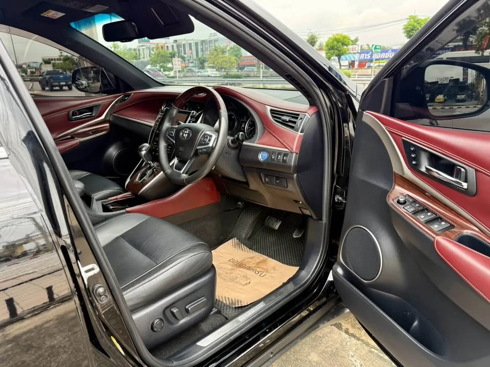 2016 Toyota Harrier III 3