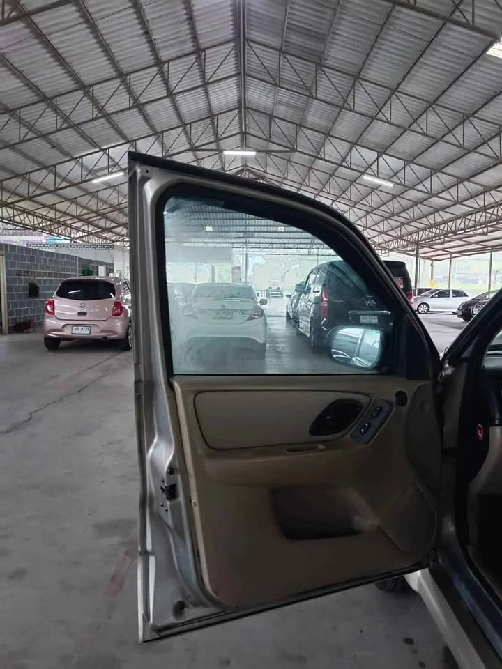 2005 Ford Escape I 2