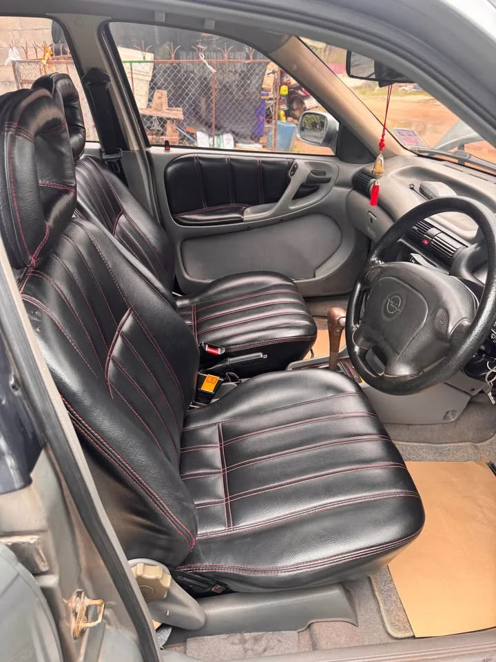 2001 Nissan Frontier I 3