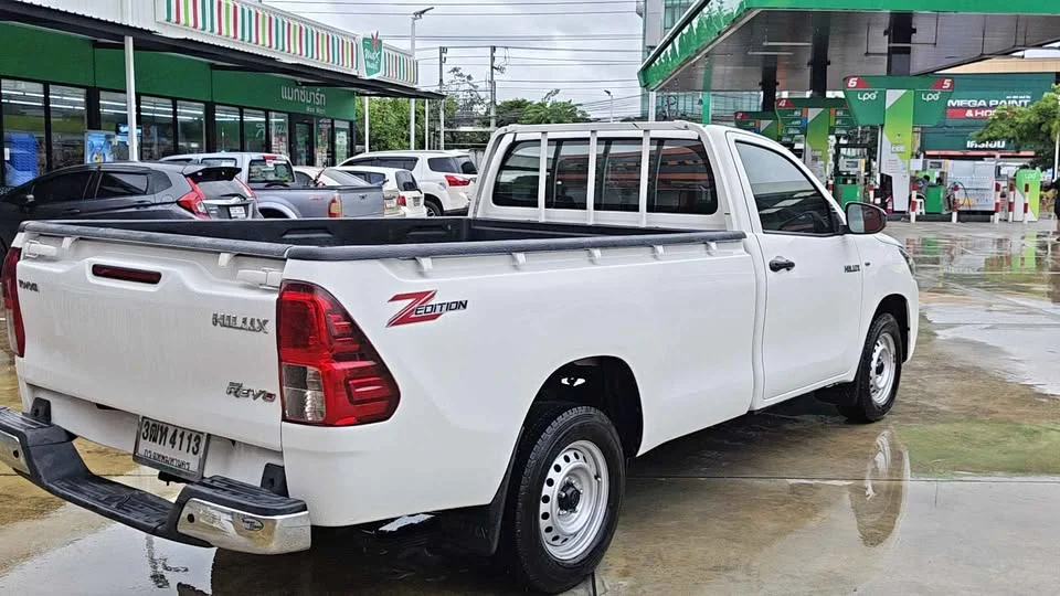 2023 Toyota Hilux VIII 2