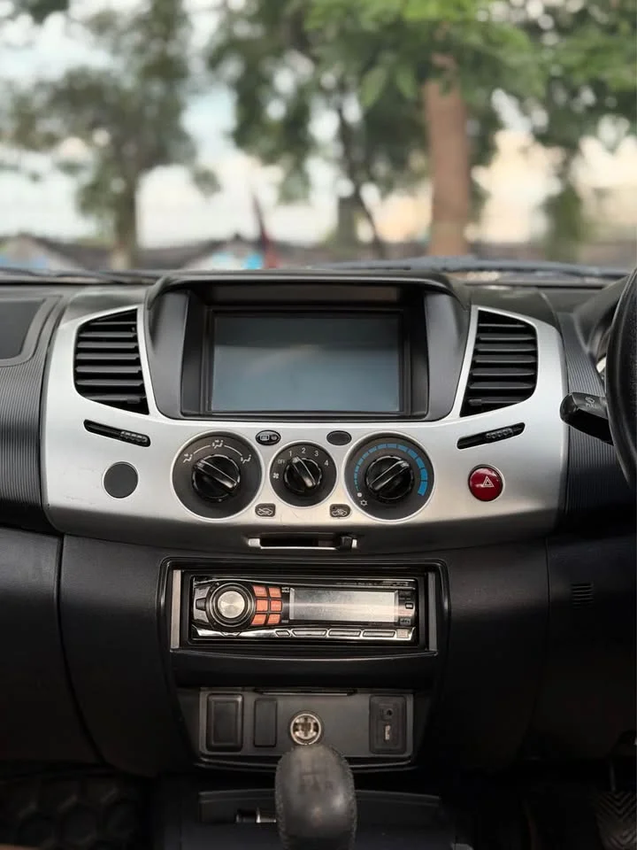 2014 Mitsubishi Triton IV 2