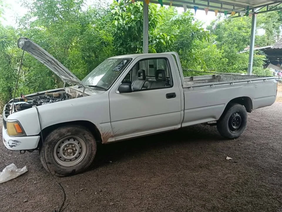 1990 Toyota Hilux Mighty-X V 3