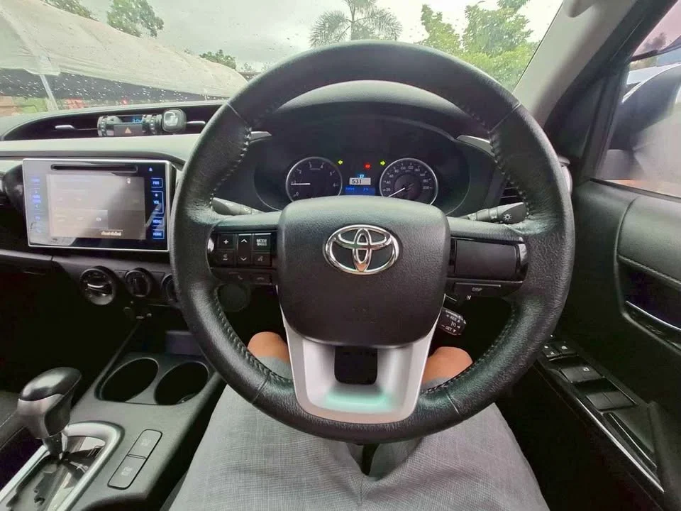 2018 Toyota Hilux VIII 2
