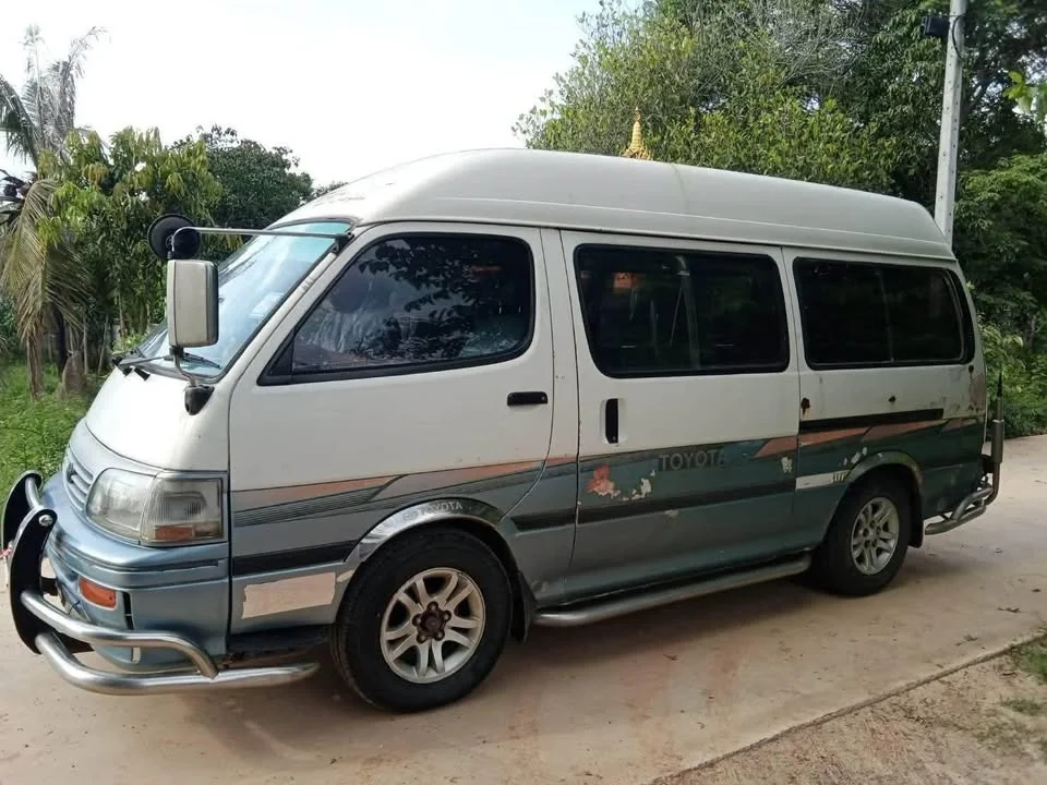 2002 Toyota Commuter IV (H100) 3