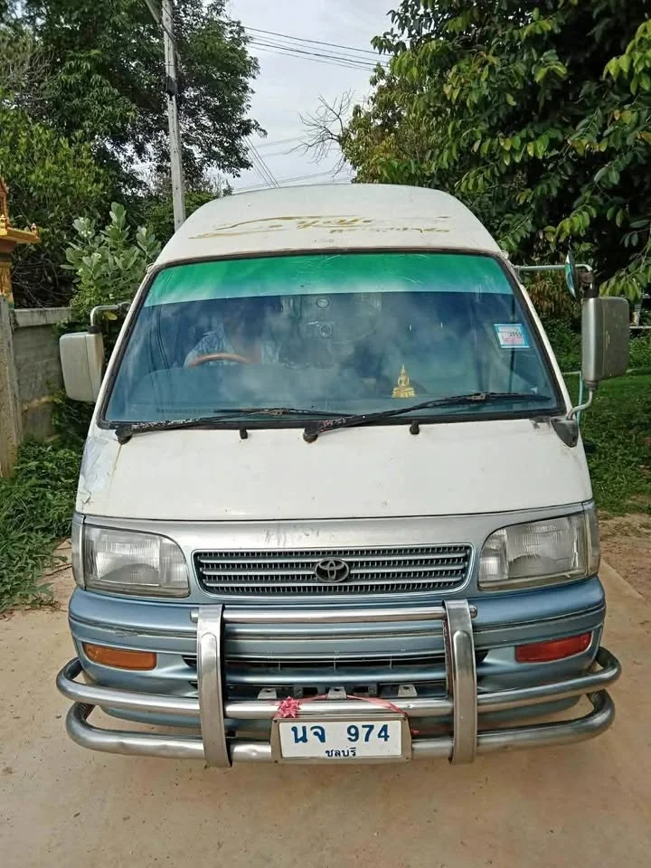 2002 Toyota Commuter IV (H100) 2