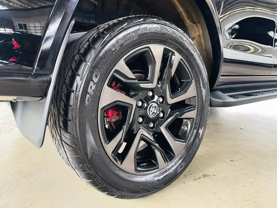 2023 Toyota Fortuner II 3