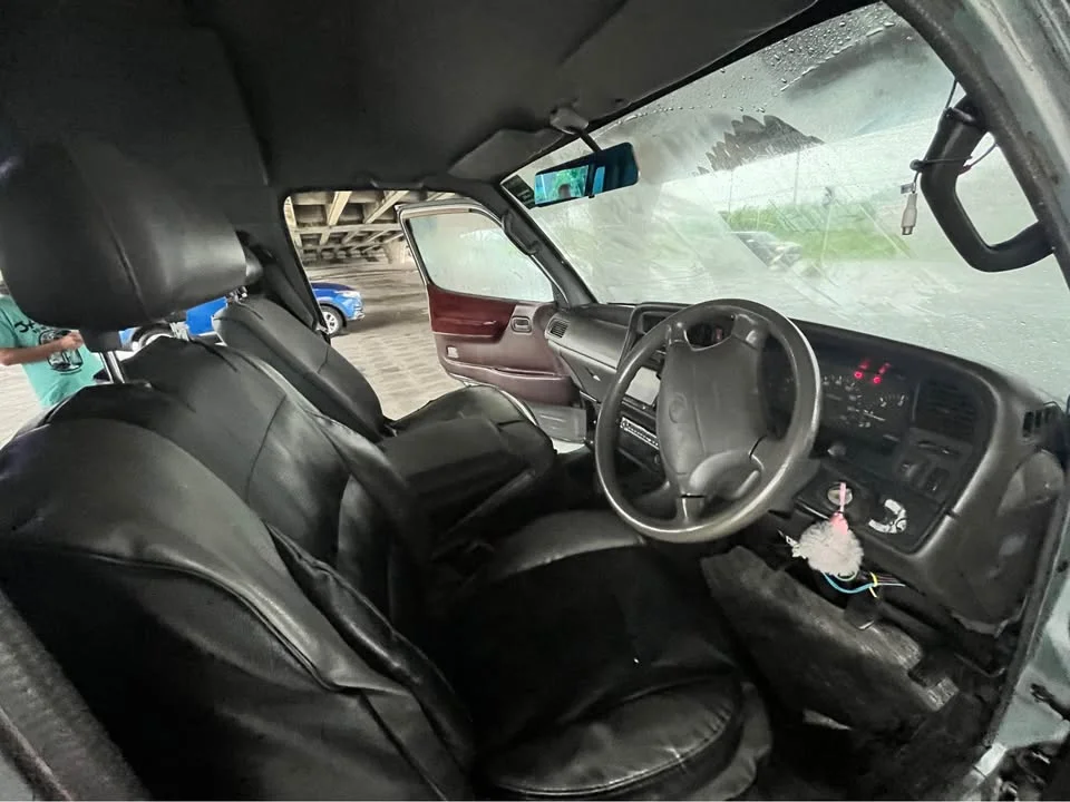 2002 Toyota Commuter IV (H100) 2