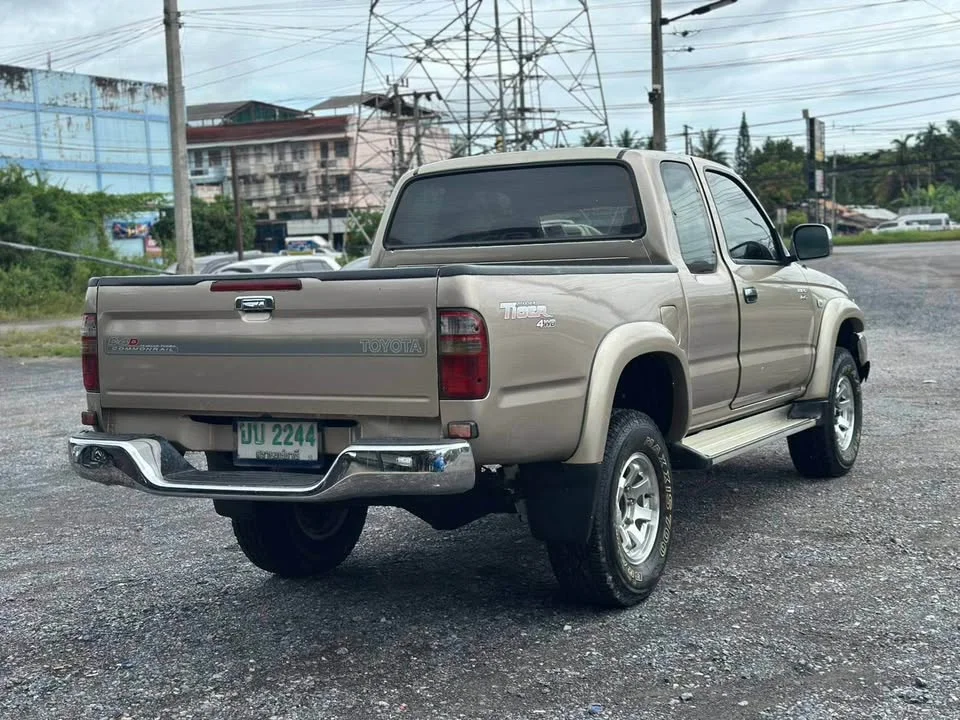 2003 Toyota Hilux Tiger VI 2