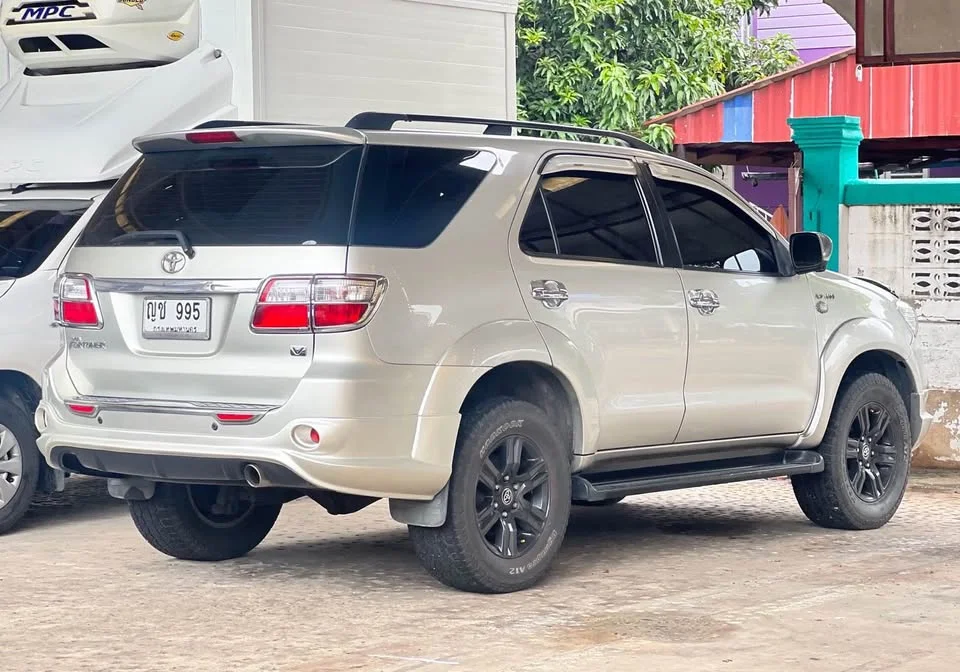 2009 Toyota Fortuner I 3