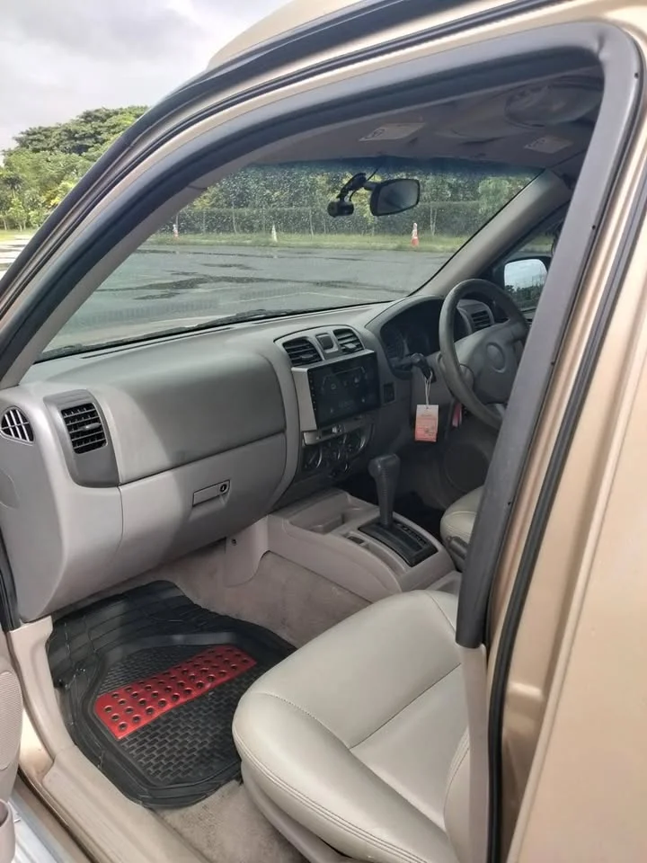 2005 Isuzu MU-7 2