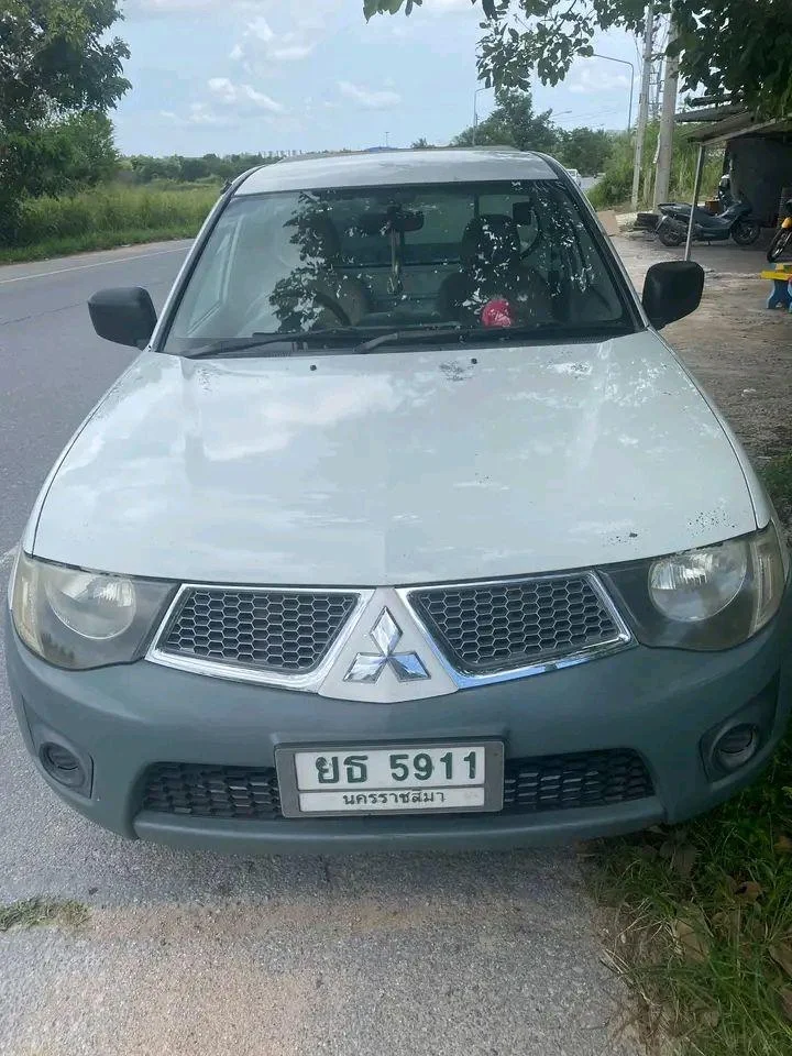 2010 Mitsubishi Triton IV 2