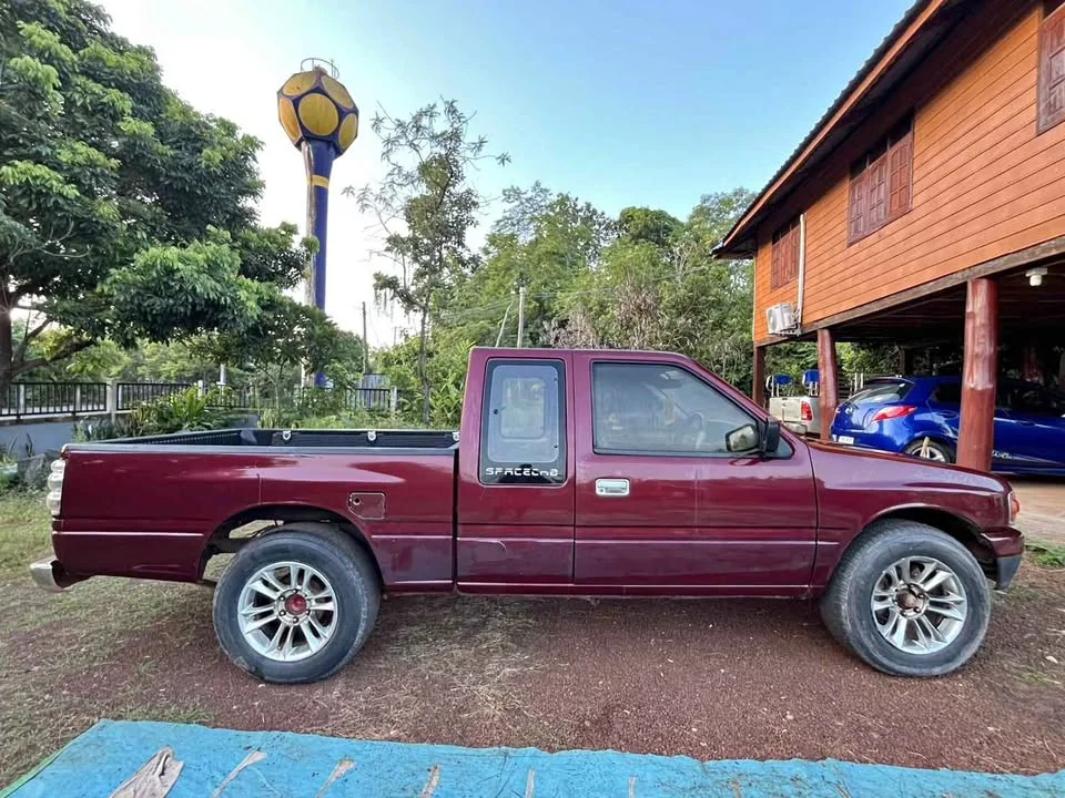 1992 Isuzu TFR III 3