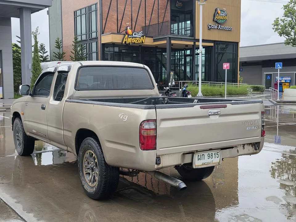 2002 Toyota Hilux Tiger VI 2
