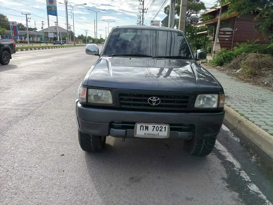 2000 Toyota Hilux Tiger VI 2