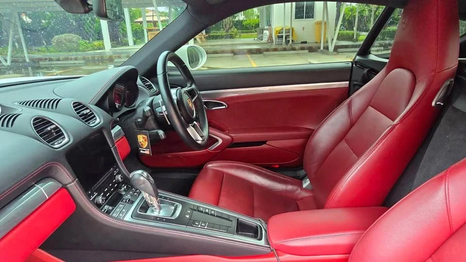 2016 Porsche 718 Boxster and Cayman IV 2
