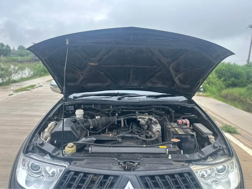 2012 Mitsubishi Pajero Sport II 3