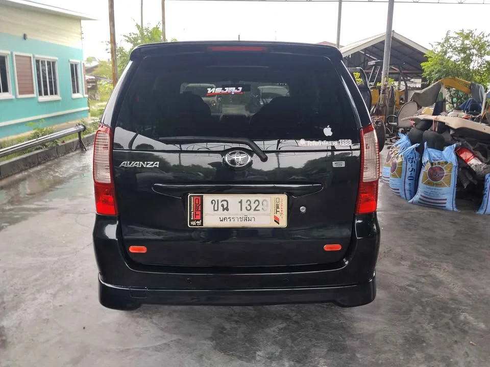 2005 Toyota Avanza I 2