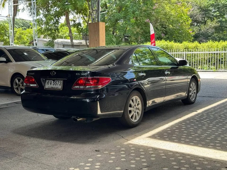2004 Lexus ES IV 3