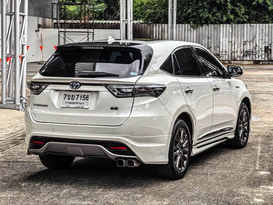 2015 Toyota Harrier III 3