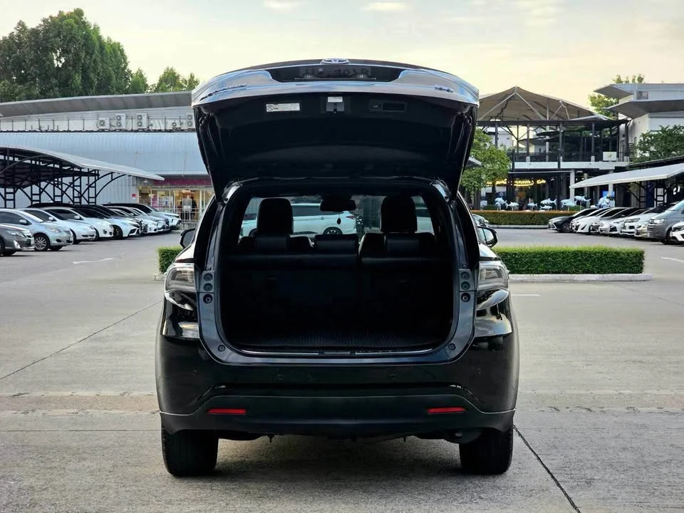 2014 Toyota Harrier III 3