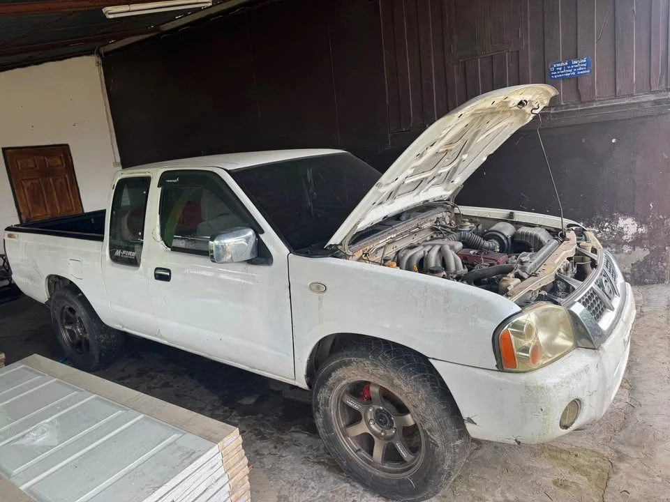 2003 Nissan Frontier I 2