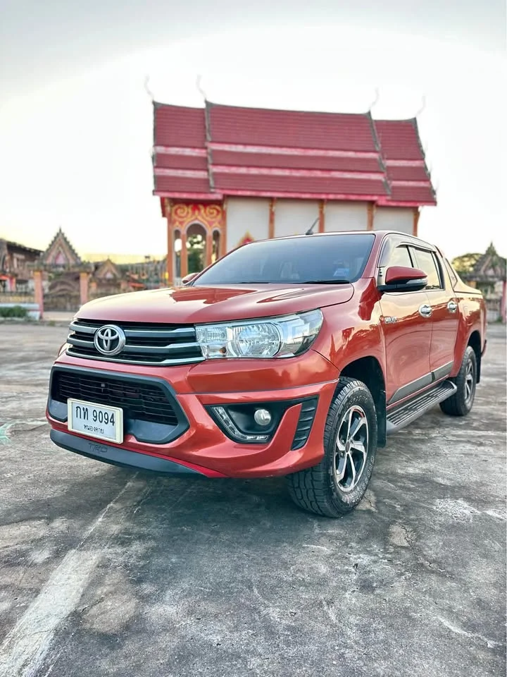 2016 Toyota Hilux VIII 2