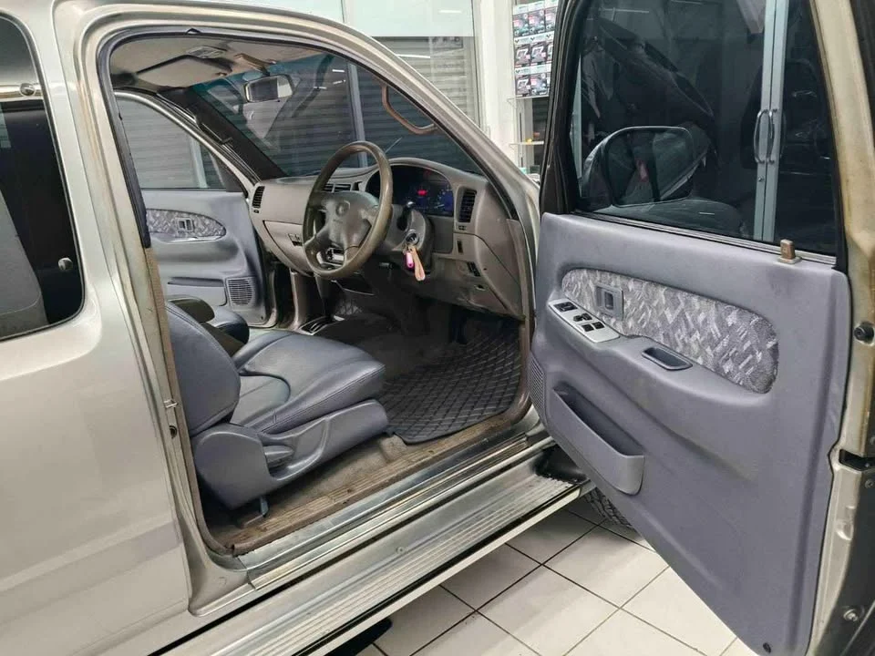 2003 Toyota Hilux Tiger VI 3