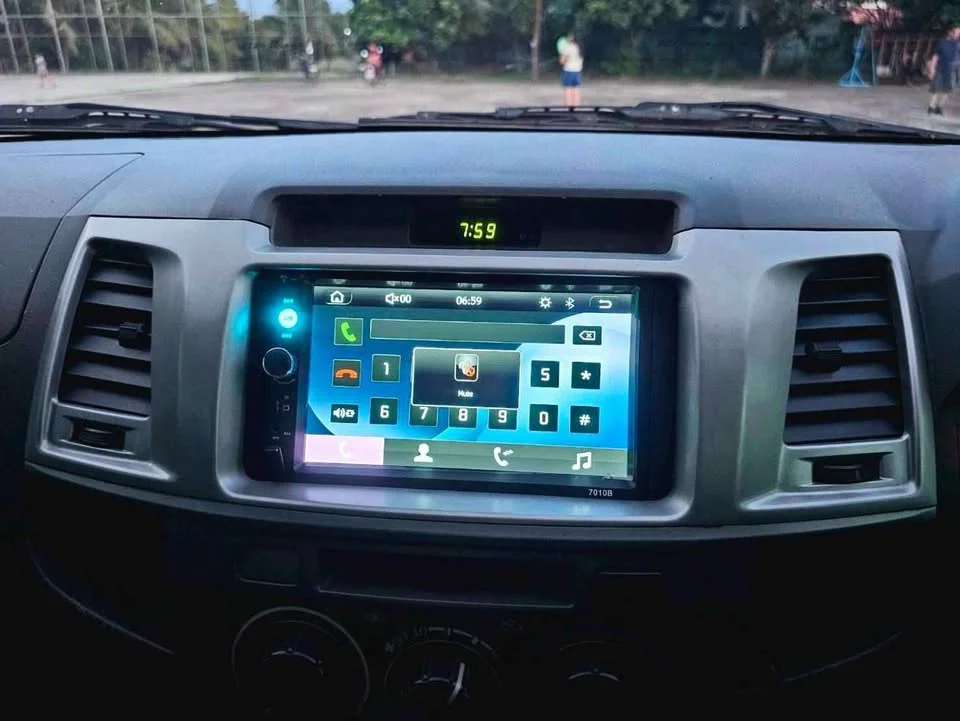 2011 Toyota Hilux VII 2
